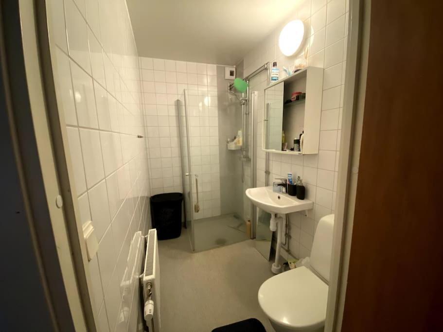 1-bedroom In With Free Parking Apartment *