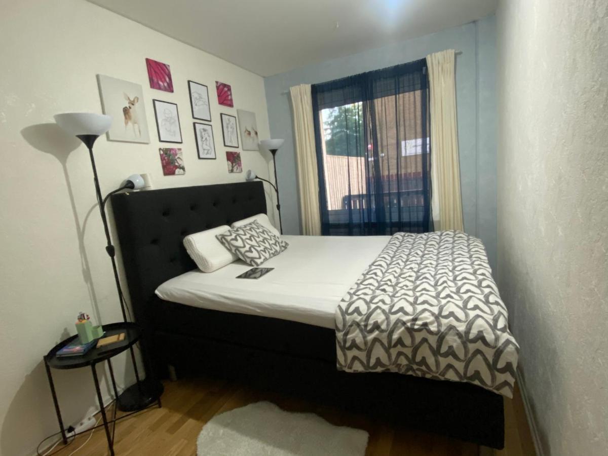 1-bedroom In With Free Parking Apartment *
